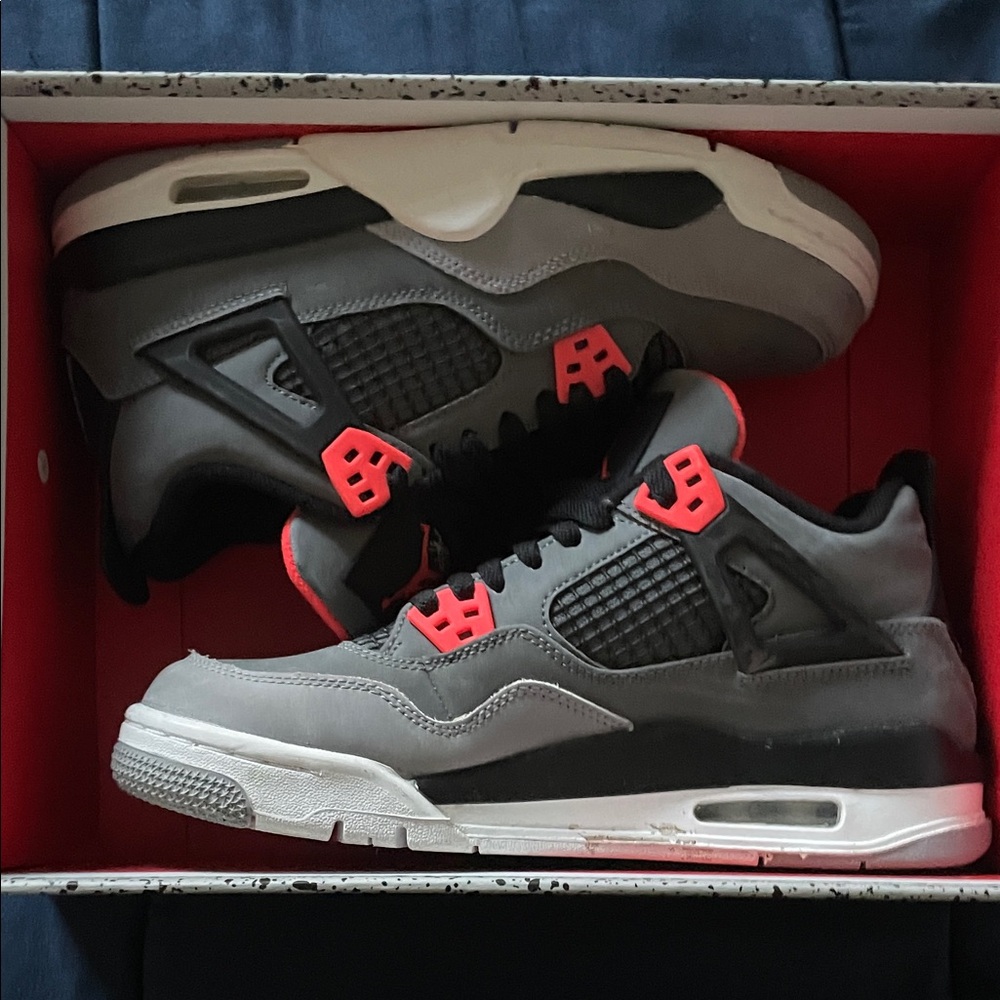 Air Jordan 4 "Infrared" Size 6.5Y (GS)